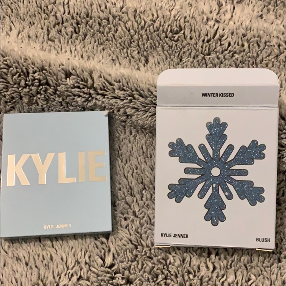 Kylie cosmetics holiday winter kissed blush